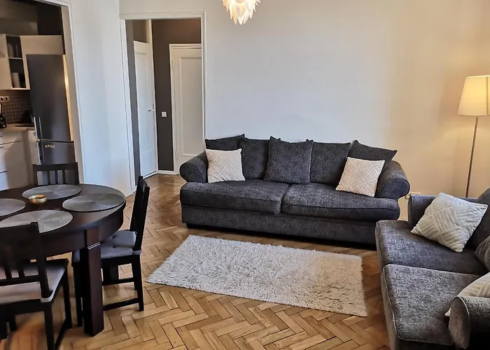 Gonsiori 3 Tenors Apartment